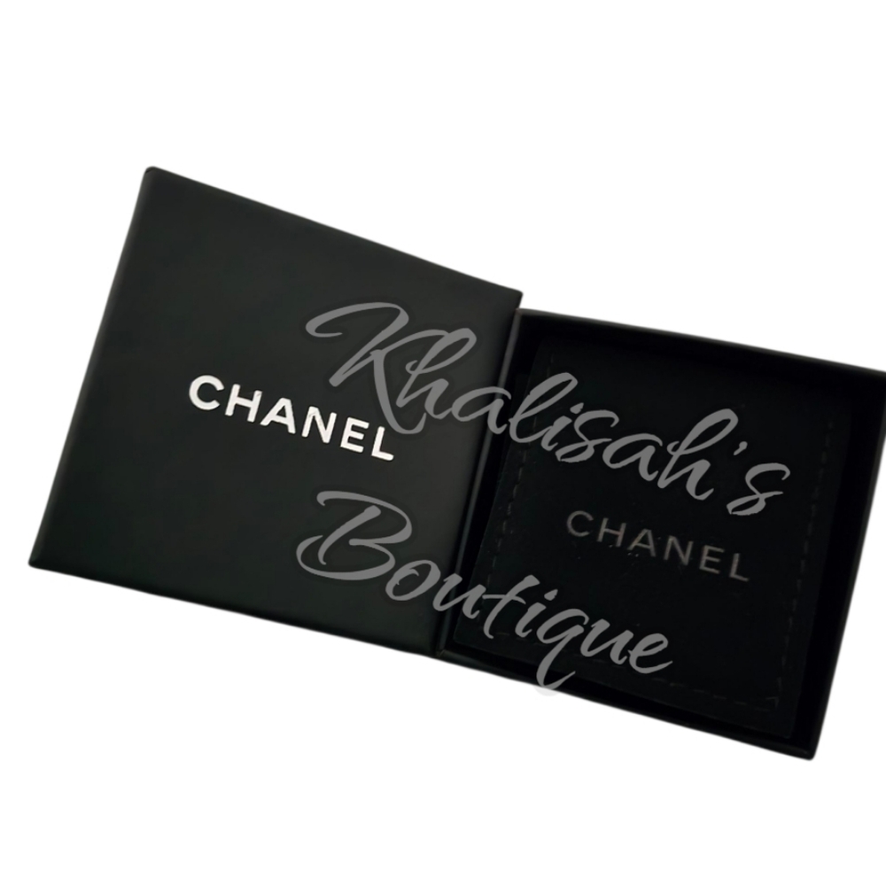BNIB RARE & Authenticated CHANEL CC SILVER CRYSTALS EAR STUDS EARRINGS - Picture 5 of 9